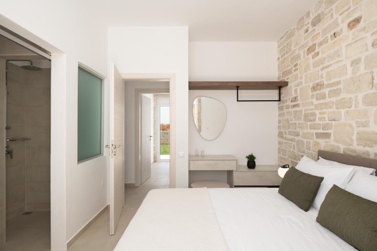 Evaero Villas I, Ii, Iii, IV - An Ever-So Inviting Escape, By Thinkvilla Sfakaki Exterior photo