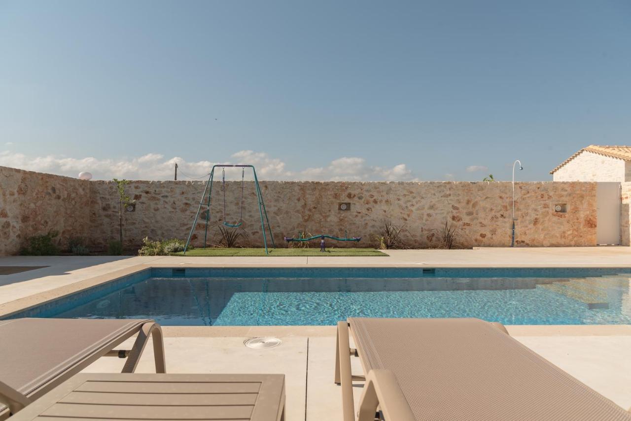 Evaero Villas I, Ii, Iii, IV - An Ever-So Inviting Escape, By Thinkvilla Sfakaki Exterior photo
